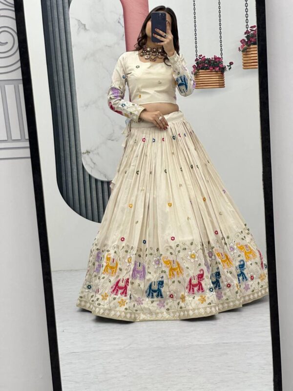 NAVRATRI LENGHA CHOLI WITH DUPATTA - Image 3